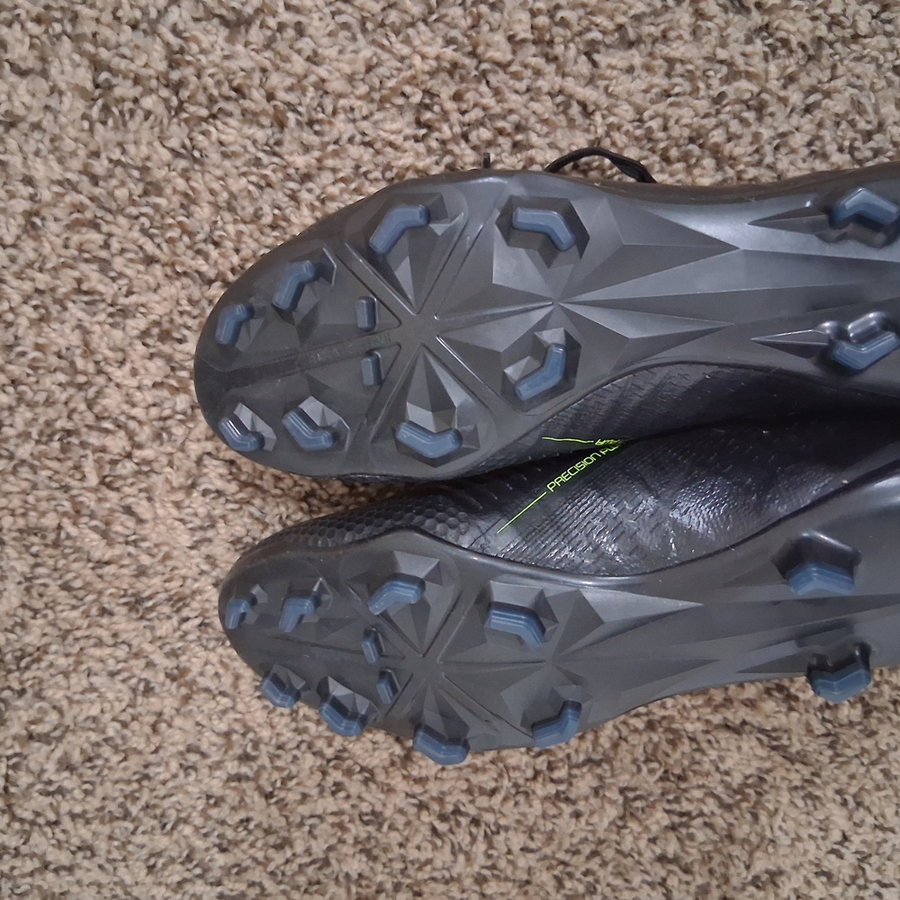 Nike Phantom Venom Soccer Cleats
